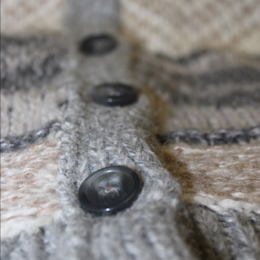 Sweater - Picture 4 of 5
